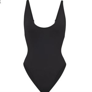 Skims Swim Scoopneck One Piece - onyx black